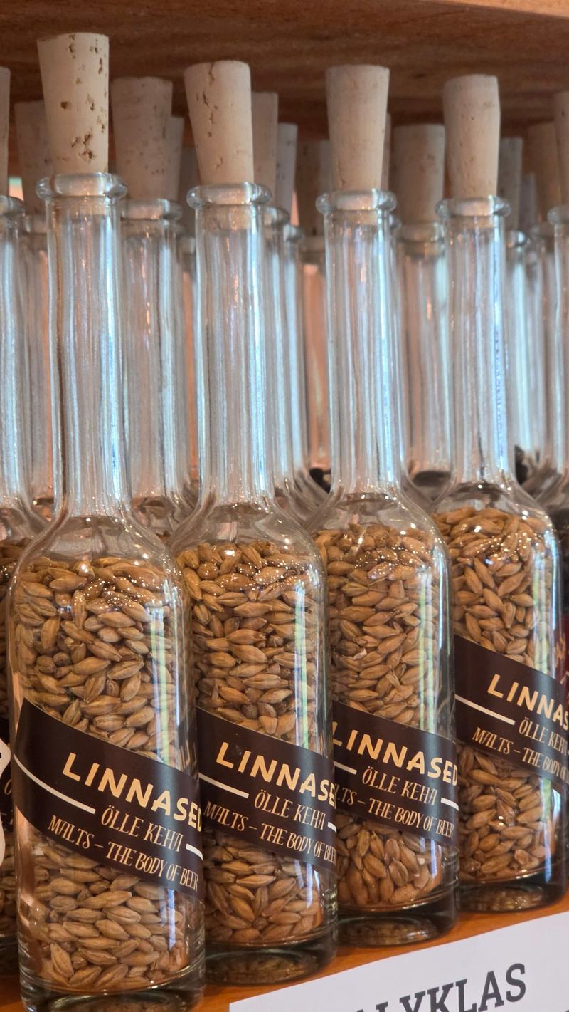 Pudelid linnastega